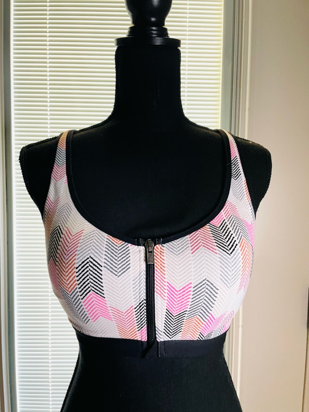 Victoria's Secret Front-Zip Sports Bra in Gray and Black with Patterned Lining